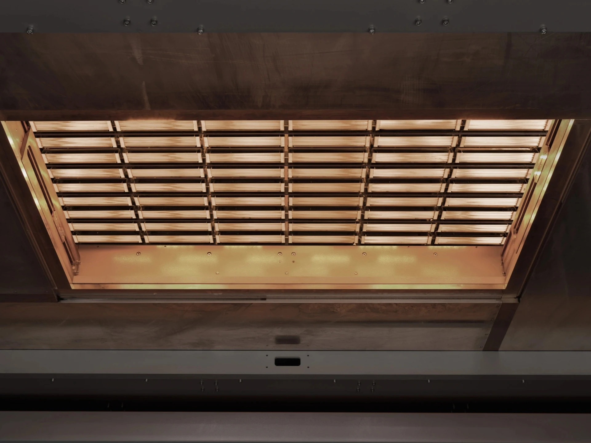 ;Typy nahrievacích lámp: Vyberte si správne lampy na základe vašich produktov. Explora Fin Pro T T môže byť vybavená halogénovými alebo Quartz v závislosti na potrebách výroby.