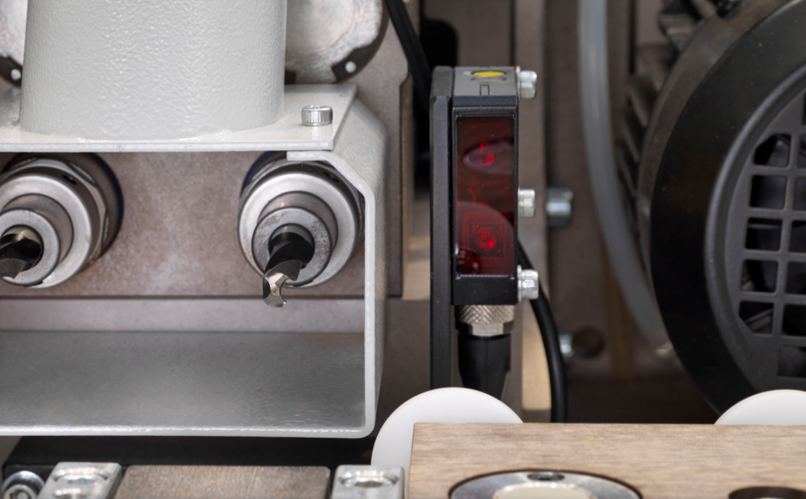 ;vŕtacie jednotky: K dispozícii sú rôzne konfigurácie vŕtacích vretien, ktoré poskytujú flexibilitu na splnenie širokého spektra zákazníckych požiadaviek na vŕtanie.