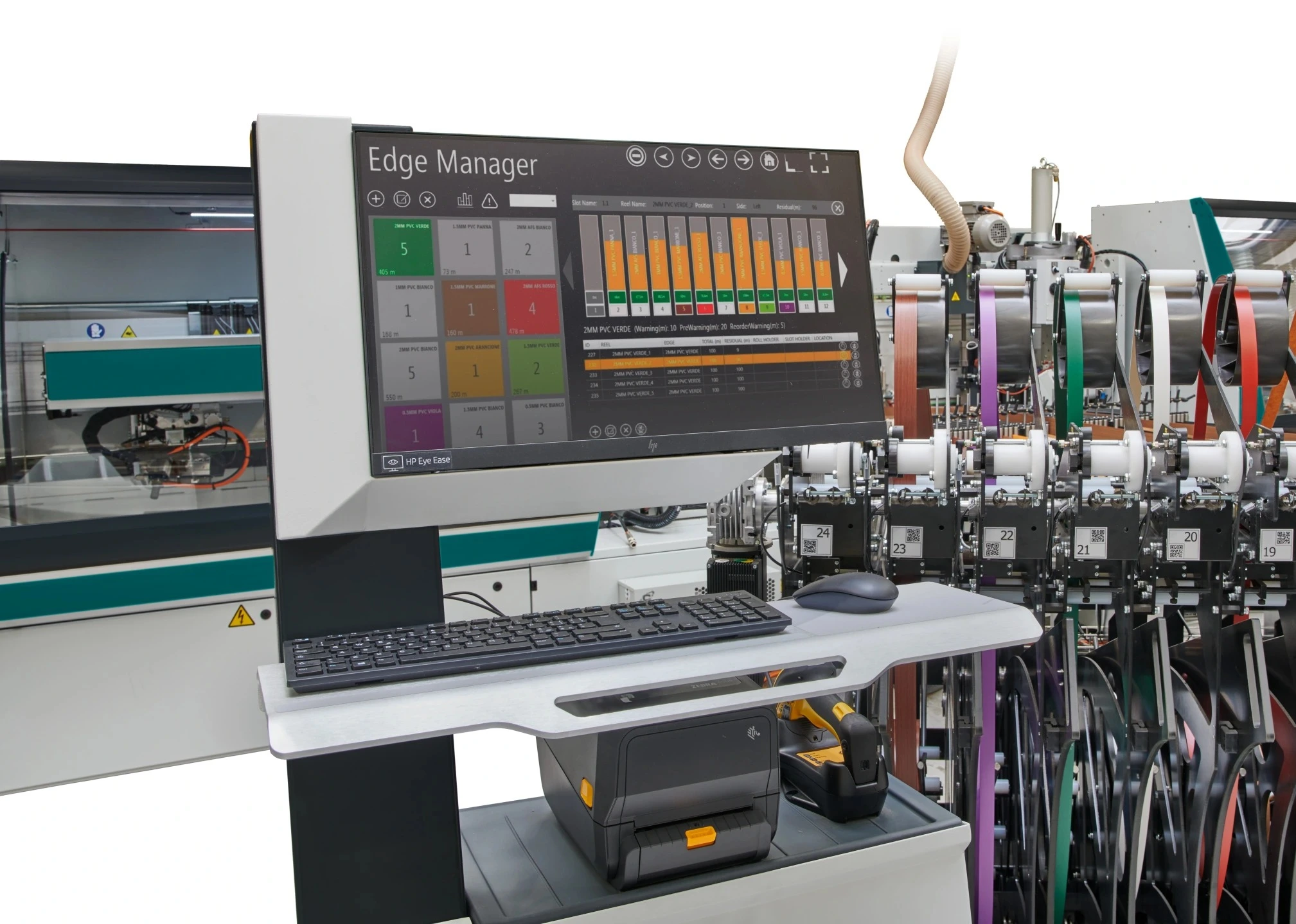 ;Vďaka zásobníkom na hrany (2 alebo 6 pozícií) je stroj vždy vybavený a pripravený na použitie a umožňuje manipuláciu so širokou škálou hrán na jednom mieste.