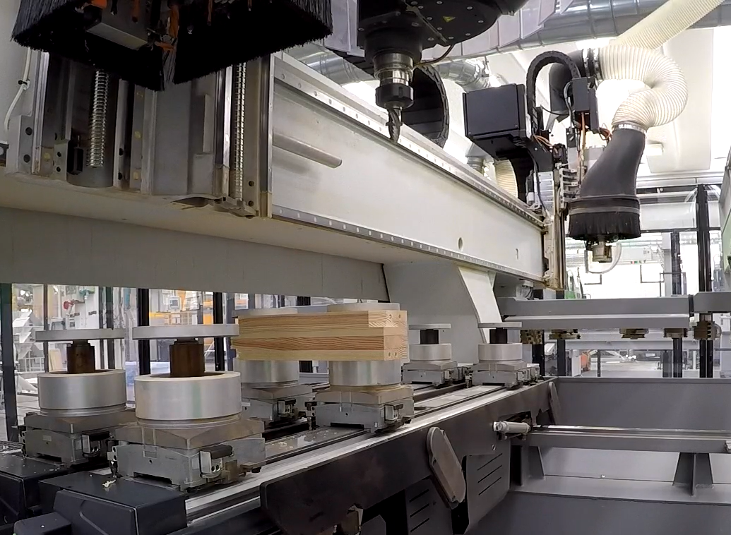 ;Zvýšenie produktivity až o 32 % vďaka možnosti dvoch frézovacích jednotiek