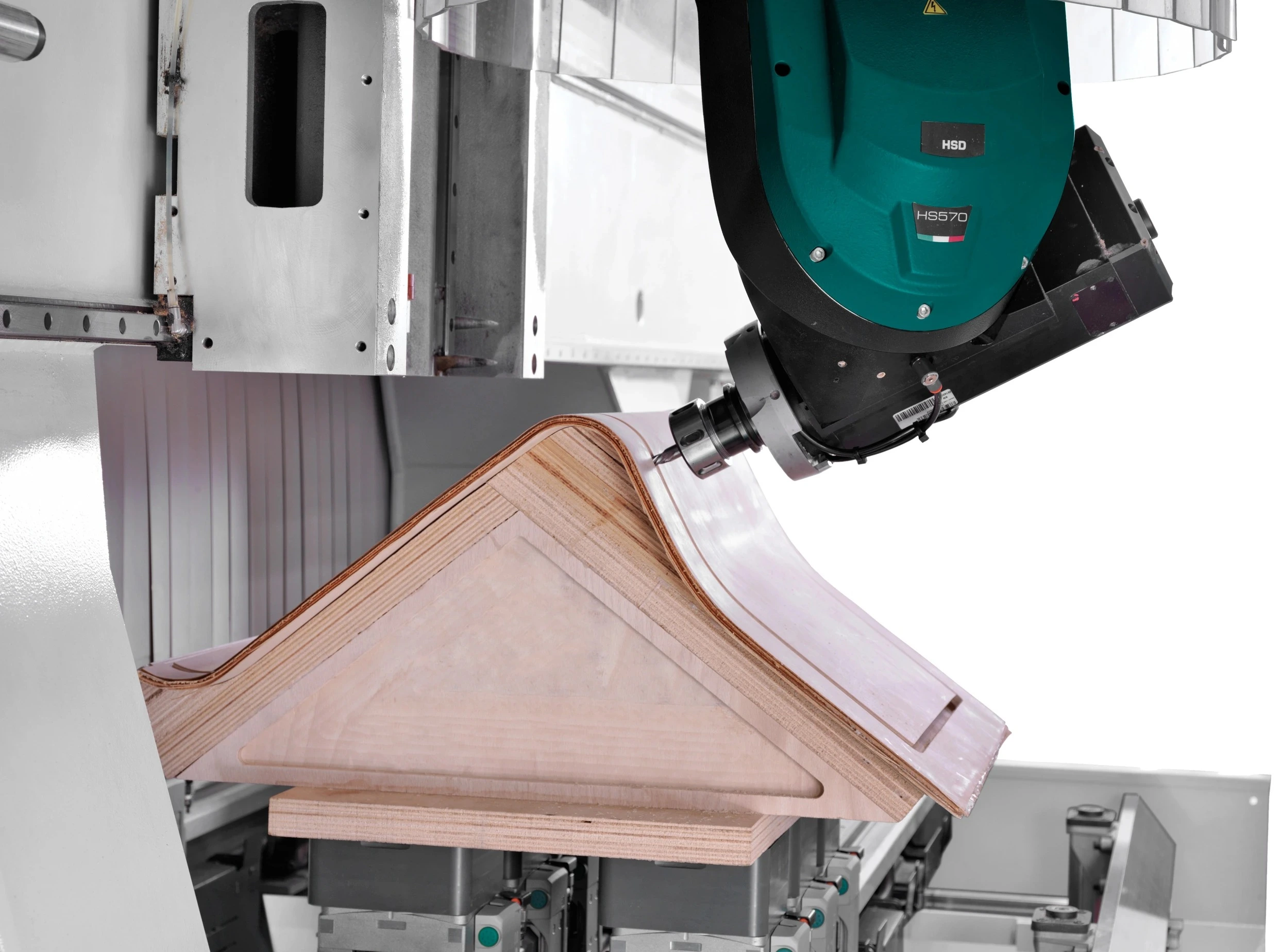 ;Zložité a vysoké dielce sú vítané: Vďaka vysokej osi Z je možné spracovávať dielce až do výšky 400 mm