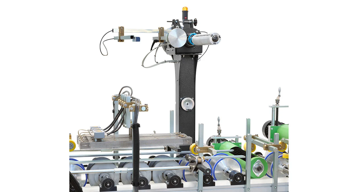 ;Jednoduchá odvíjacia stanica s automatickou reguláciou napätia pracuje so všetkými druhmi baliaceho materiálu.