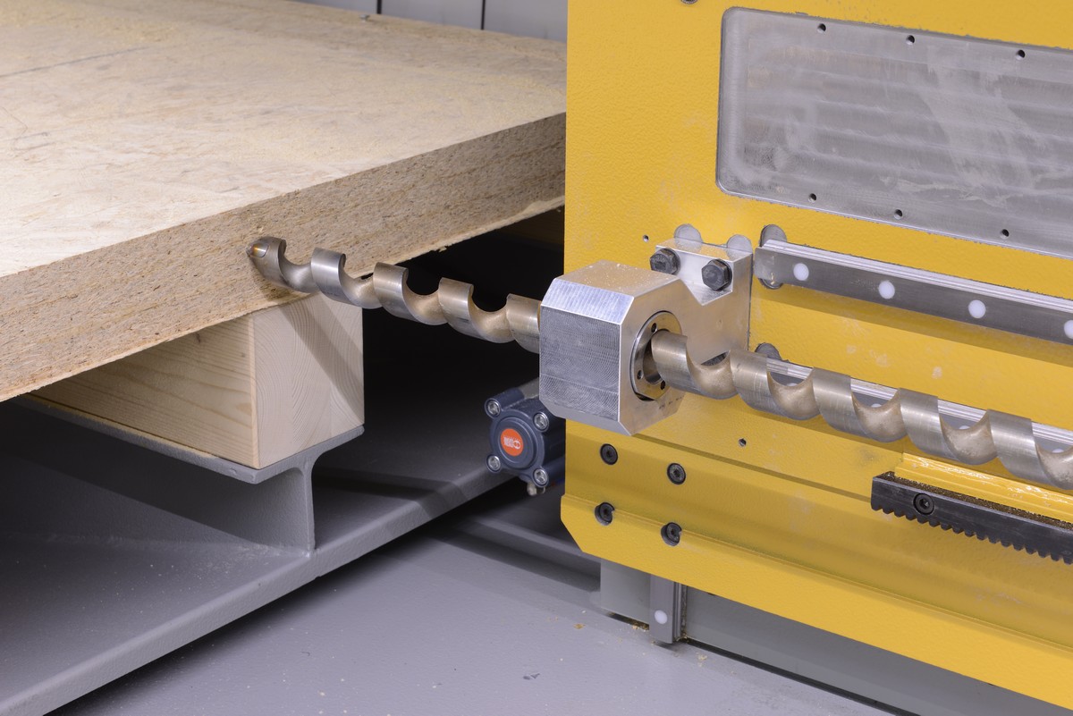 ;Vŕtací agregát umožňuje rýchle a presné vŕtanie otvorov do konštrukčných dielcov podľa vopred naprogramovaných parametrov.