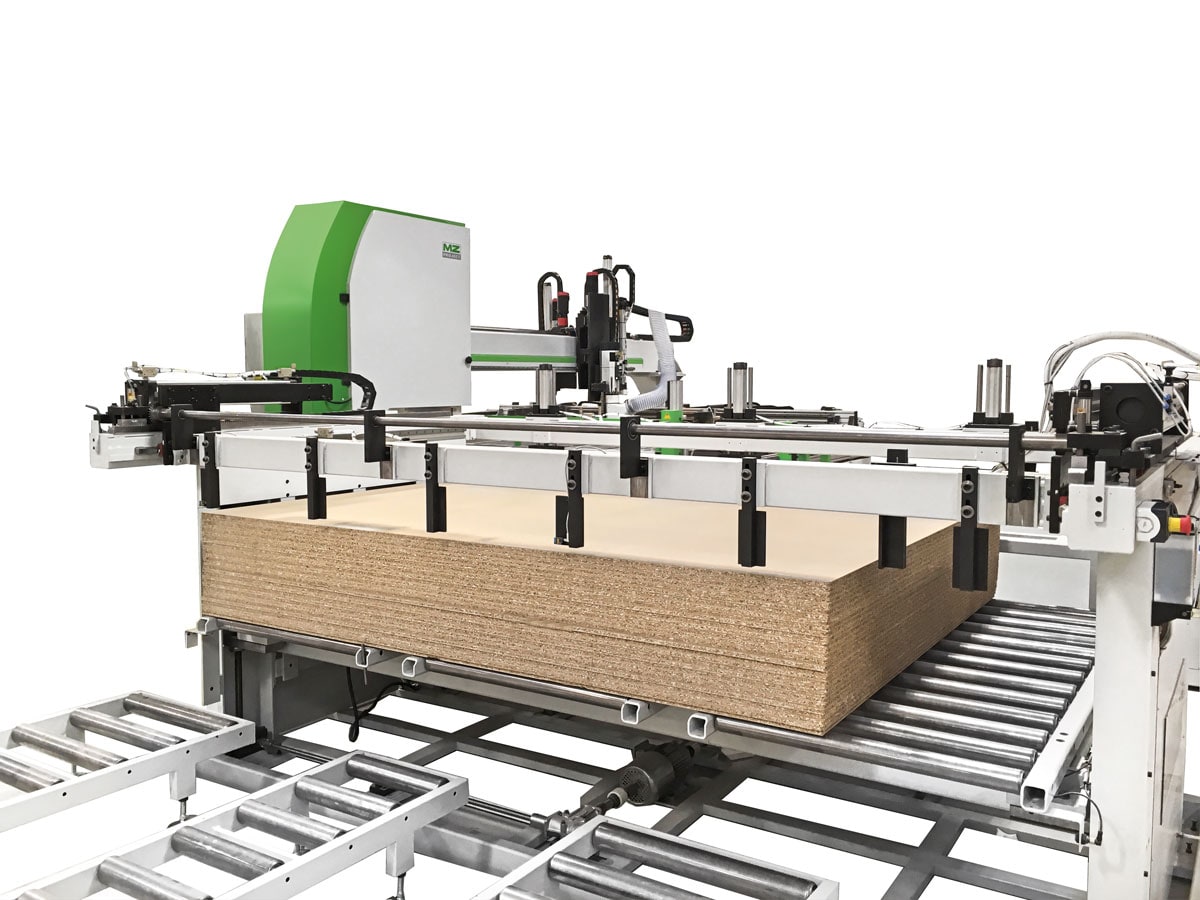 ;Možnosť dovybavenia stroja automatickým zakladacím systémom vrátane zarovnávania dosiek.