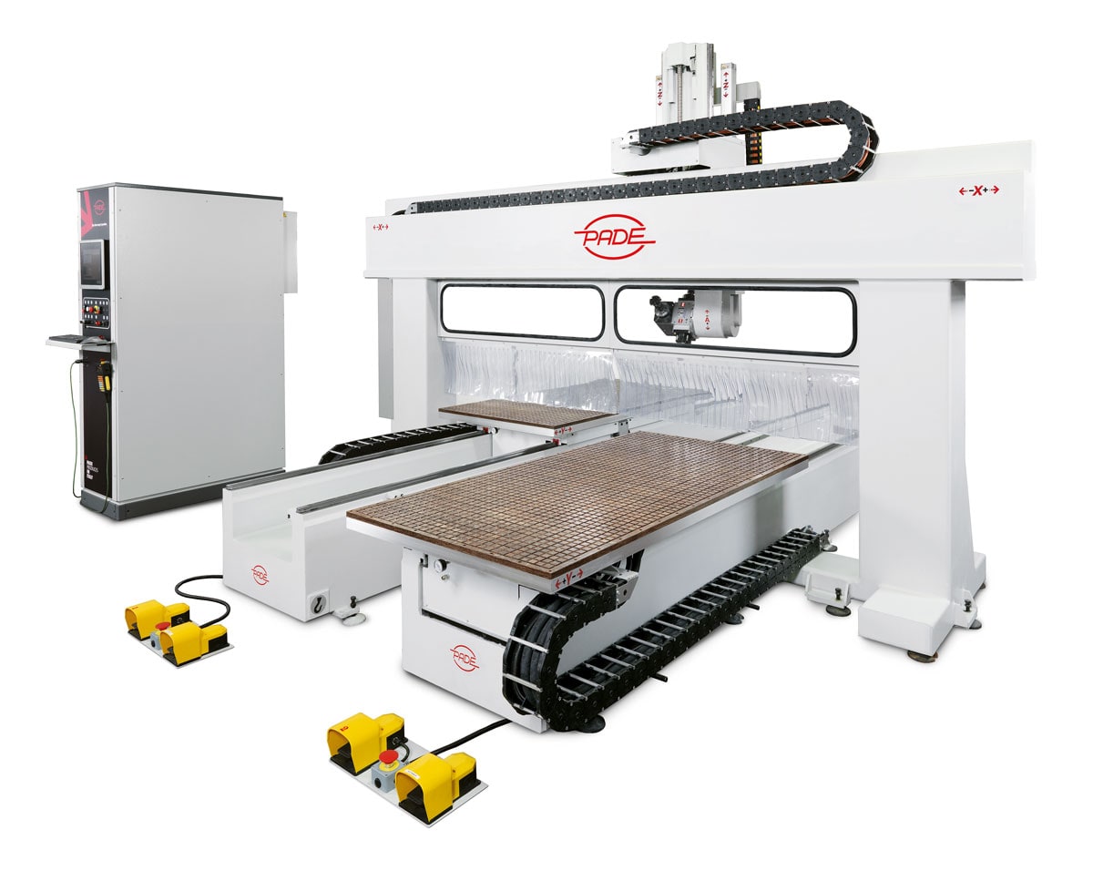 ;Kyvadlové obrábanie umožňuje opracovávať jeden dielec, zatiaľ čo na druhej časti pracovného stola prebieha nakladanie alebo vykladanie materiálu. Tento systém zvyšuje plynulosť výroby a skracuje neproduktívne časy stroja.