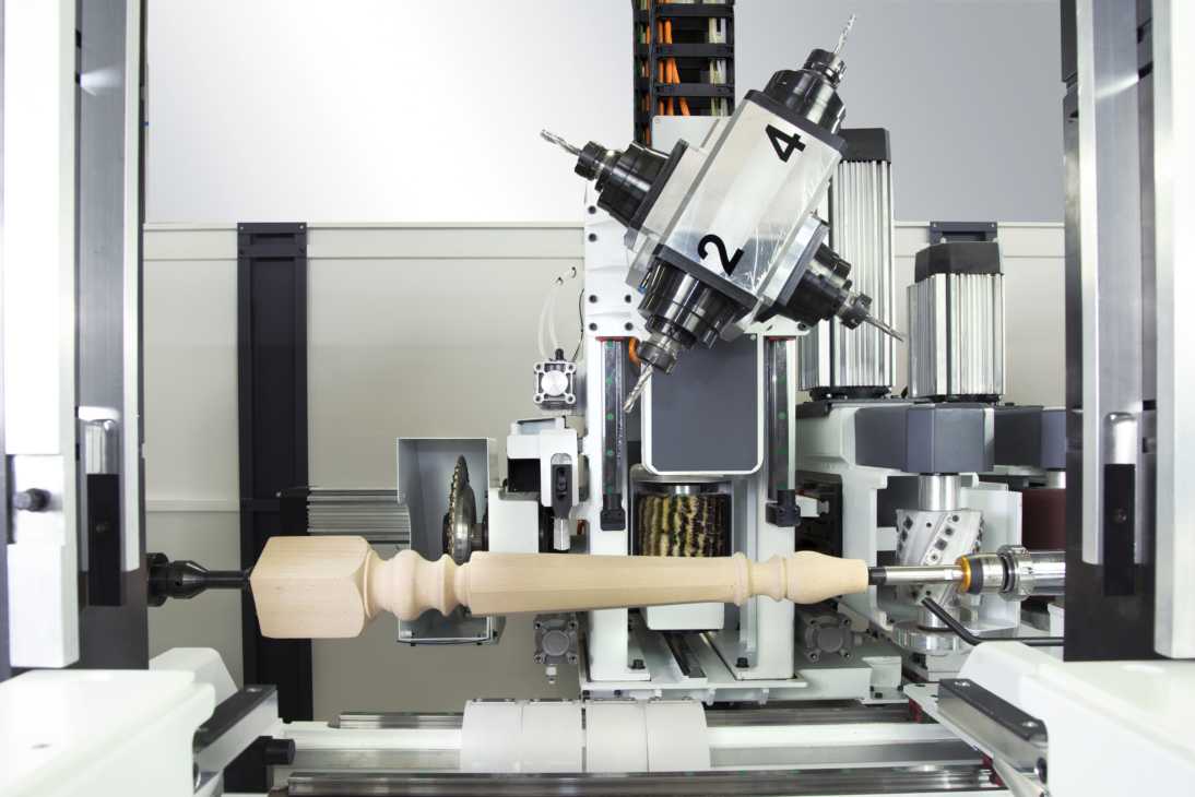 ;Frézovacie vreteno so štyrmi výstupmi umožňuje vykonávanie viacerých obrábacích operácií v jednom pracovnom cykle. Zvyšuje flexibilitu stroja a prispieva k vyššej produktivite výroby.