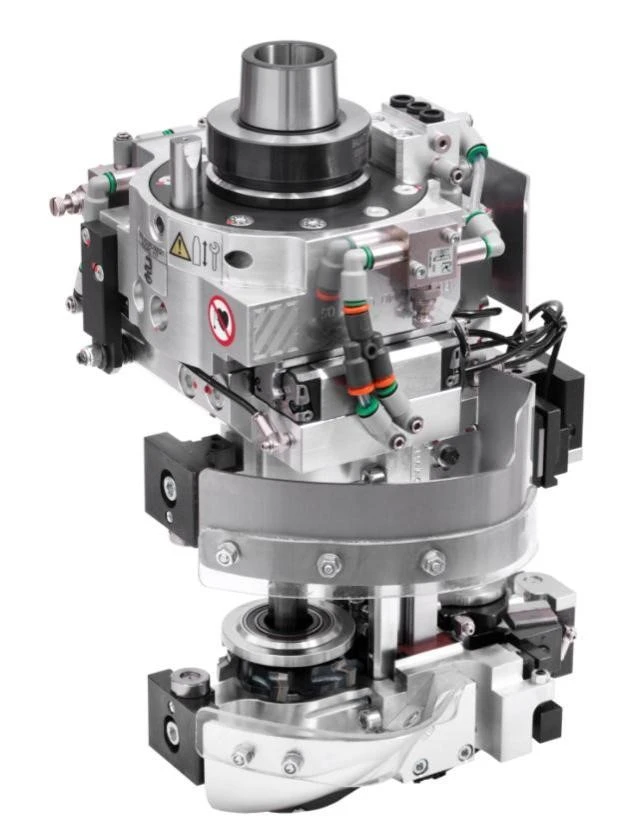 ;Dokončovací agregát: Agregát umožňuje orezávanie hrán a súčasné zoškrabovanie hrán aj lepidla, čím zabezpečuje vysokú kvalitu výsledku a spoľahlivosť vďaka svojim pokročilým technickým funkciám.